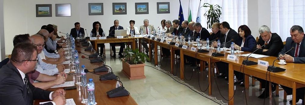 A nemzetkzi kapcsolatok jl szolgljk Paks fejldst  