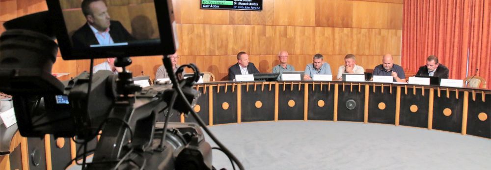 Képviselő-testületi ülés: létszámhiány hátráltatja a munkát Képviselő-testületi ülés: létszámhiány hátráltatja a munkát