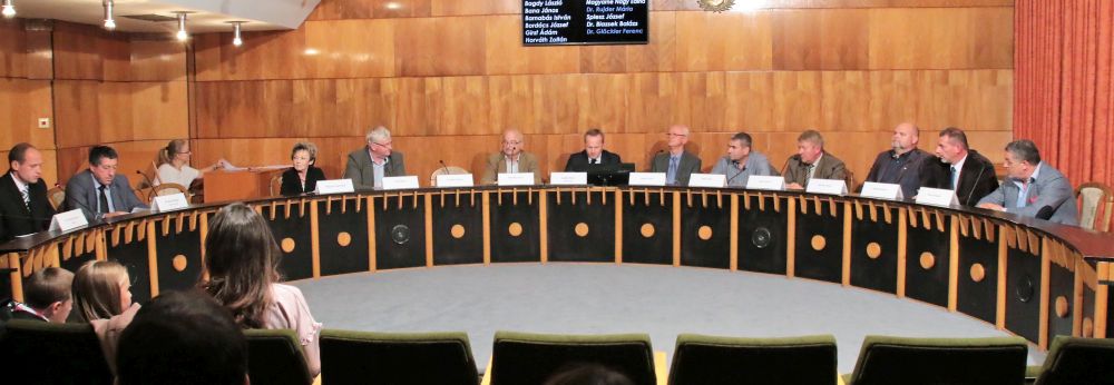 Paks: eskttel, megyei jog vrosi rangot kr Paks 