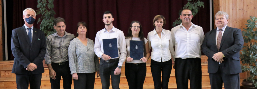 Nemzetisgi dikoknak adtak t sztndjat Gynkn   