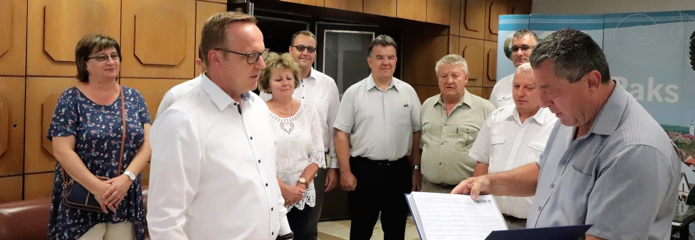 A Fidesz-KDNP szervezete leadta az ajnlsokat 