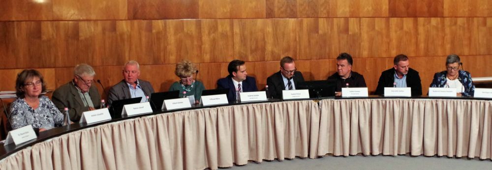 Önkormányzat: eskü, gyermekgyógyászat, zöld program Önkormányzat: eskü, gyermekgyógyászat, zöld program