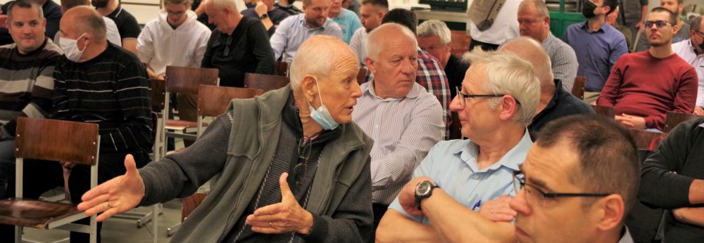 Felfldi Lszl: Isten a kzssgekben vdi az embert