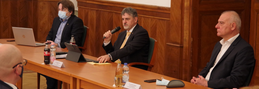 Orszgos oltsi program-tjkoztat Szekszrdon 