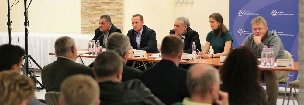 Szolgltatsokat keres, vr az orosz partner Pakson
